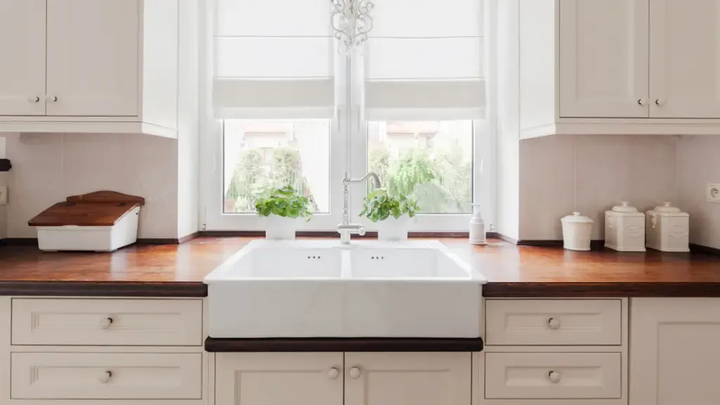 Wood butcher block kitchen countertop